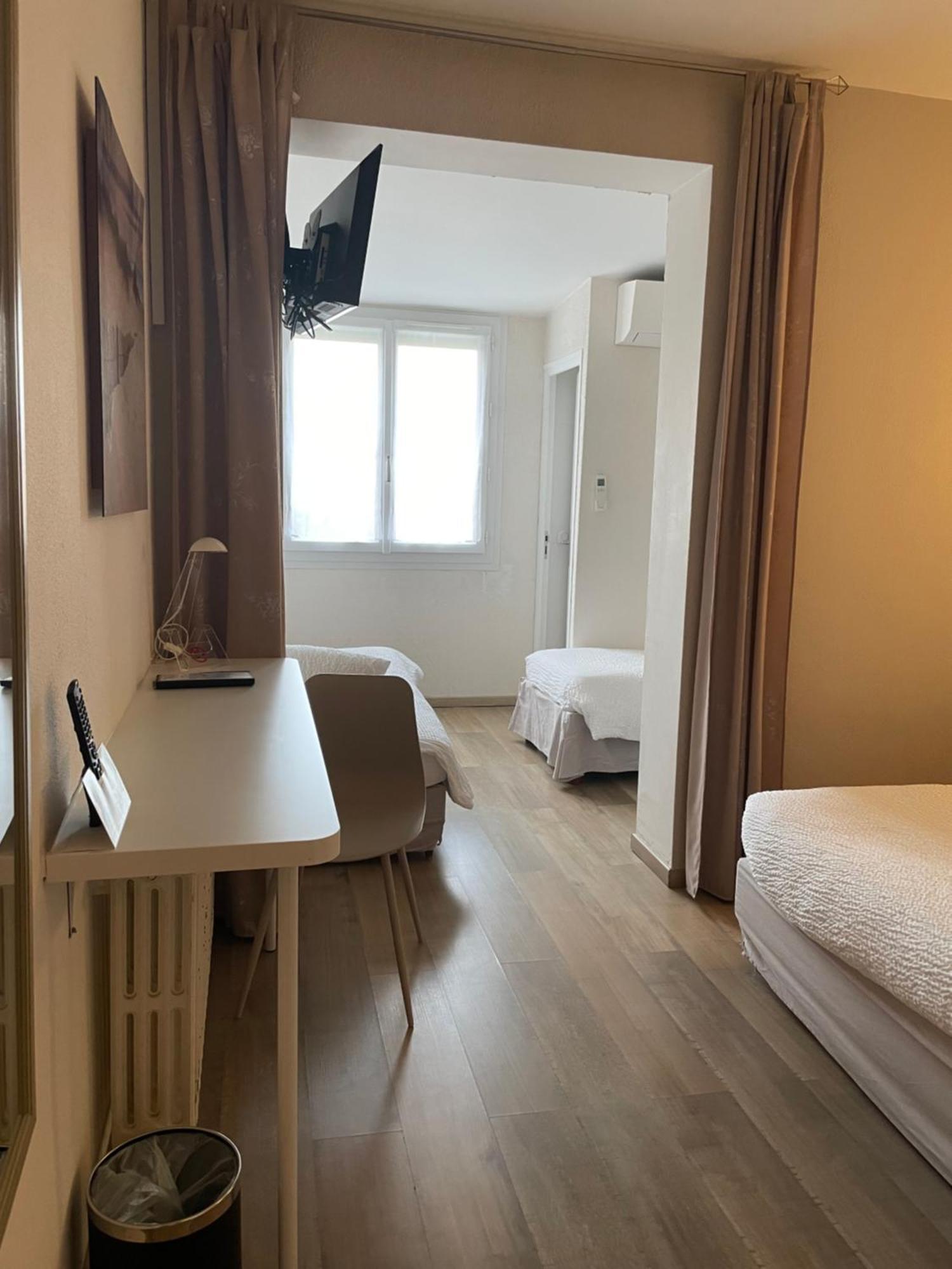 Logis Hotel Le Clement V Roquemaure  Exteriér fotografie